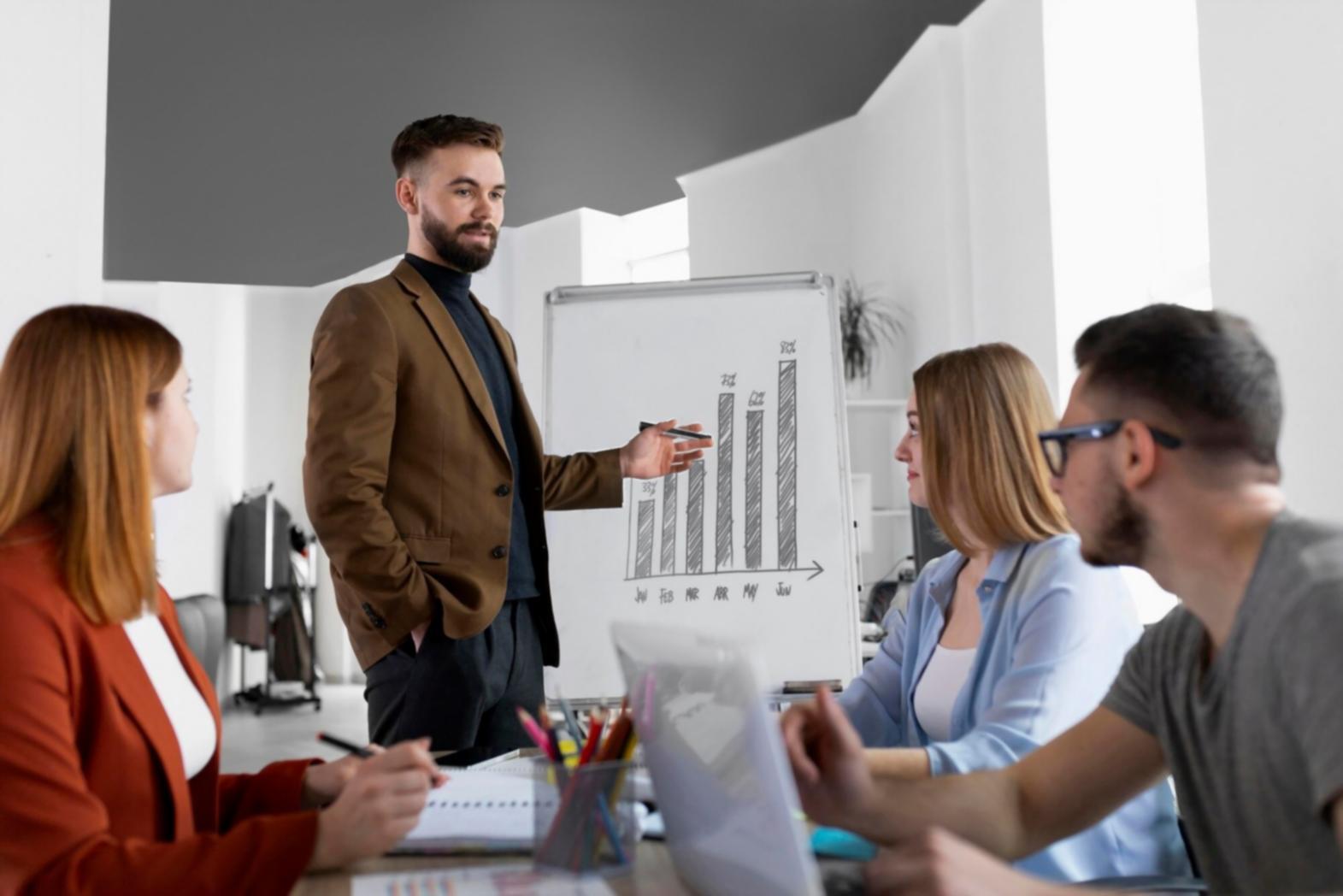 Familia trabajando juntos en presupuesto familiar